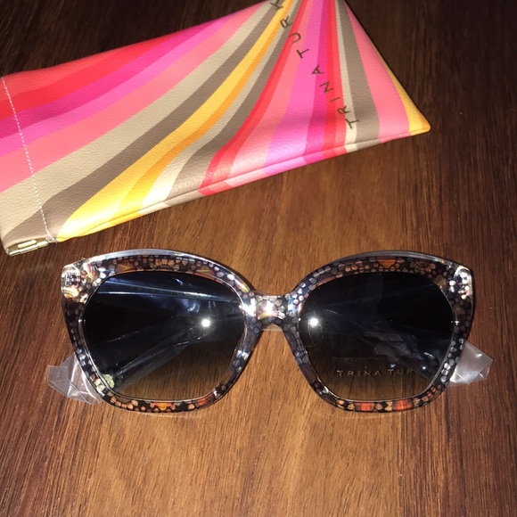 Trina Turk Nevis Sunglasses New w/Case - Picture 2 of 7